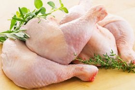 عرضه مرغ بدون آنتی بیوتیک در میادین و بازارهای میوه و تره بار