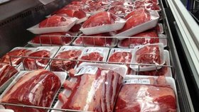 عرضه بیش از هزار و ۴۰۰ تن گوشت قرمز منجمد در سطح تهران