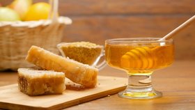 آذربایجان شرقی و غربی مهد عسل تغذیه ای شده است