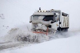 برف راه ۵۶۱ روستای آذربایجان غربی مسدود کرد