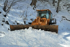 بارش برف جاده ۸۰۰ روستای کرمانشاه را مسدود کرد