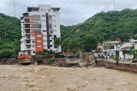 تخریب  هتلی در مکزیک بر اثر طوفان گرمسیری "نورا"