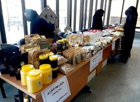 ارائه محصولات تولیدی زنان روستایی در همایش کارآفرینی سیستان و بلوچستان