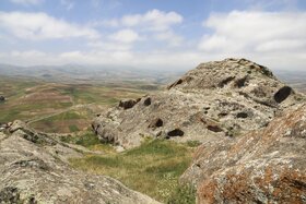 بوینی یوغون، قلعه‌ باستانی محصور در طبیعت بکر روستای کورعباسلوی نیر